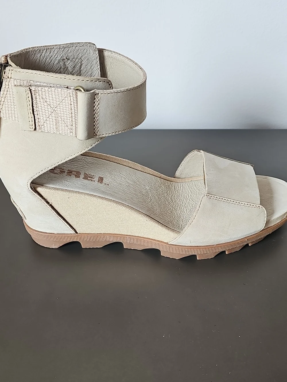 SOREL Women's JOANIE II Velcro Ankle Strap Wedge Zipper Heel Sandal  Size 10